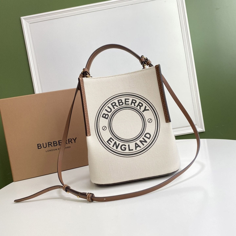 B**rry bucket bags